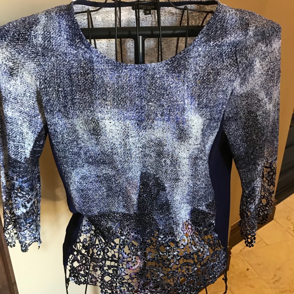 Alberto Makali shimmery top.